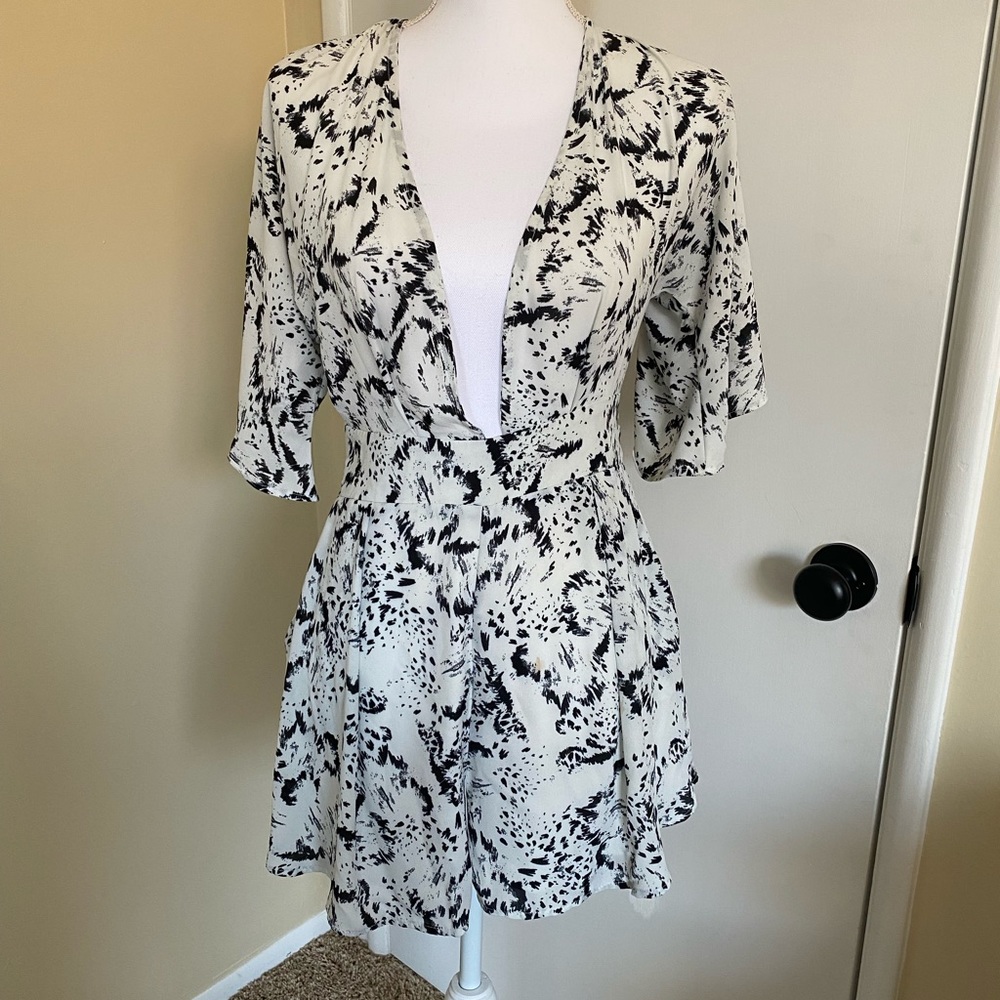 Reference White & Black Romper Size S